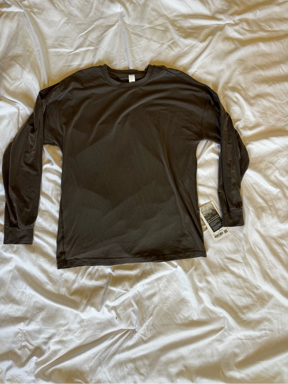 lululemon athletica Women’s EasySet Relaxed Long
Sleeve Wash-color-washes Brown